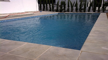 Piscina de obra Mallorca, fontanería y electricidad piscina obra,